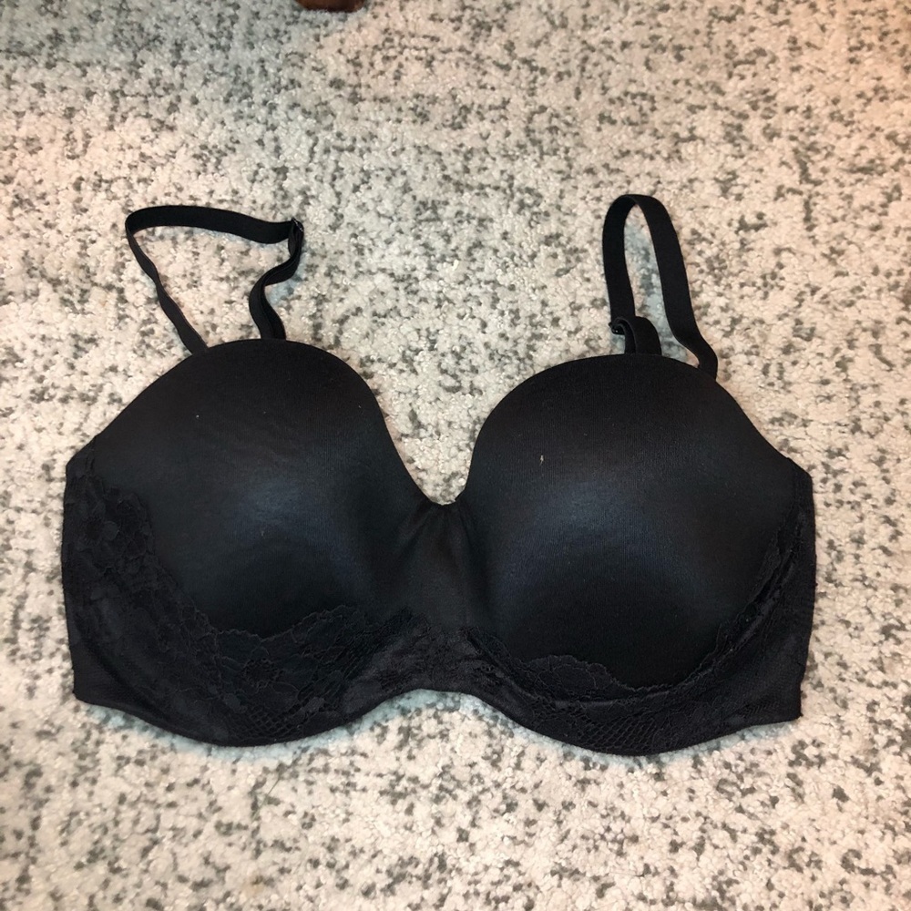 Victoria’s Secret Black Laced Wired Bra Size 32DDD
